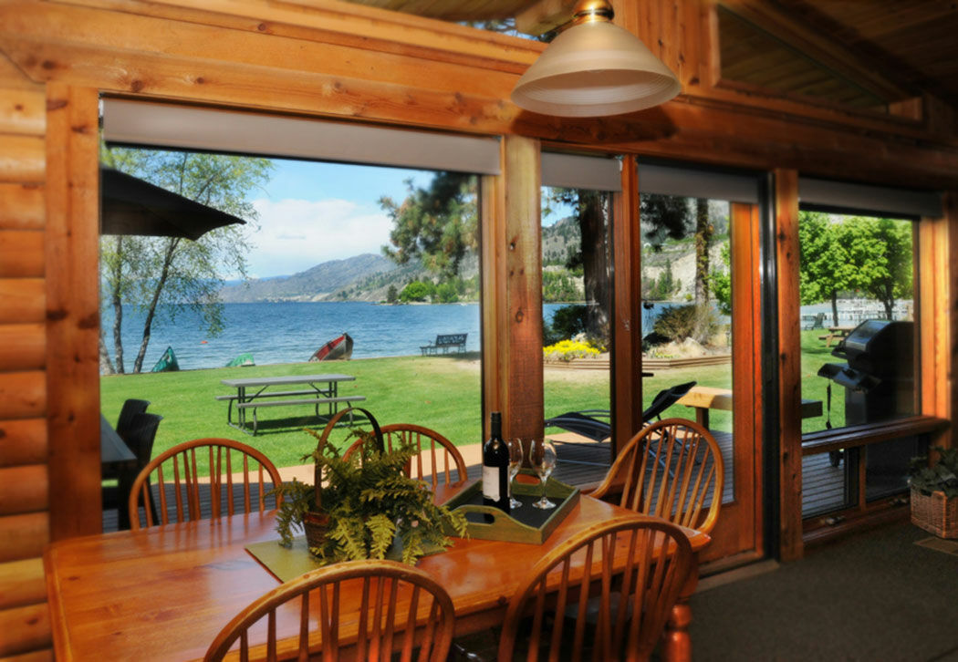 Sandy Beach Lodge & Resort Naramata Exterior foto